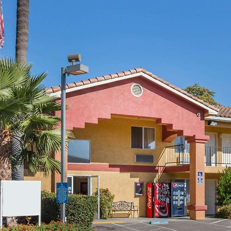 Econo Lodge Inn & Suites Lodi - Wine Country Area Exterior foto