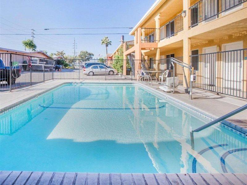 Econo Lodge Inn & Suites Lodi - Wine Country Area Exterior foto