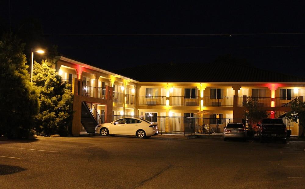 Econo Lodge Inn & Suites Lodi - Wine Country Area Exterior foto