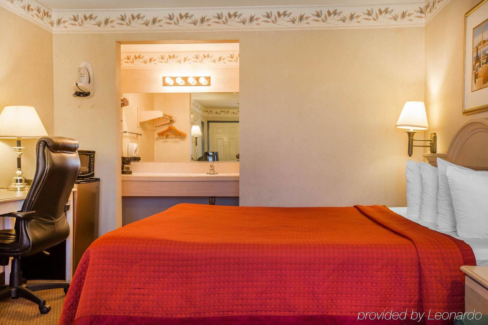 Econo Lodge Inn & Suites Lodi - Wine Country Area Exterior foto