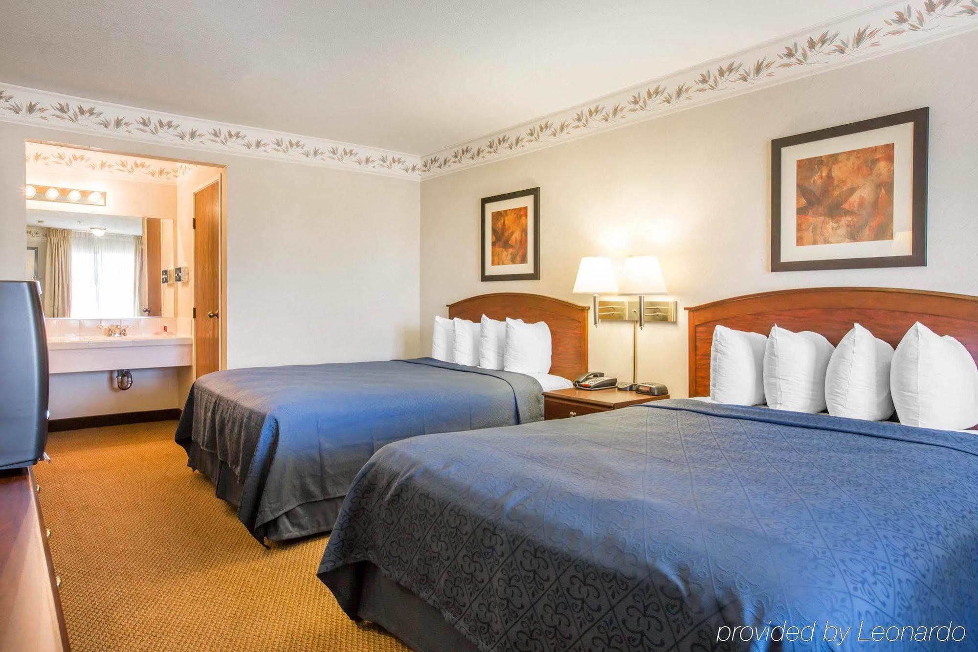 Econo Lodge Inn & Suites Lodi - Wine Country Area Exterior foto