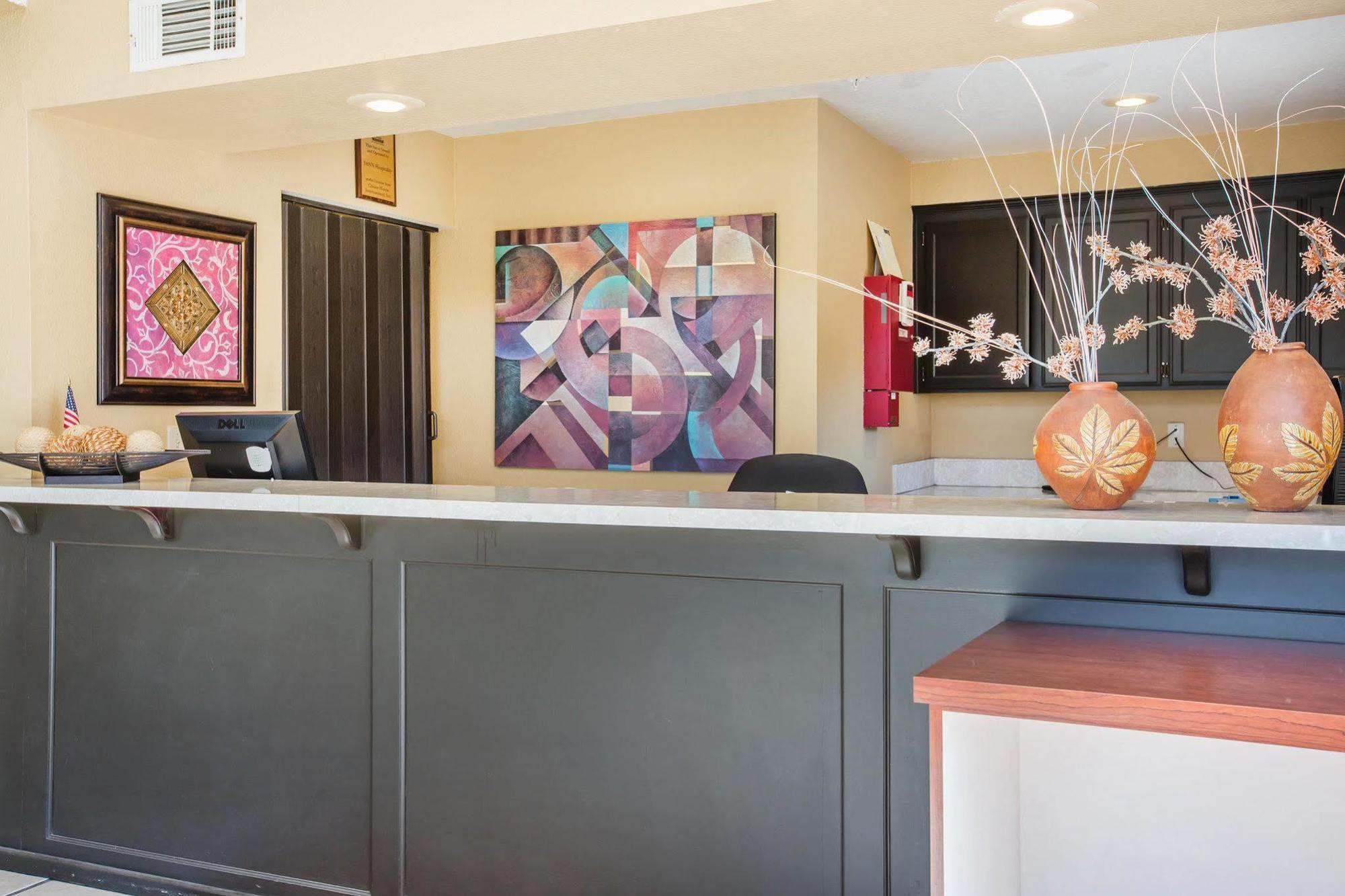 Econo Lodge Inn & Suites Lodi - Wine Country Area Exterior foto