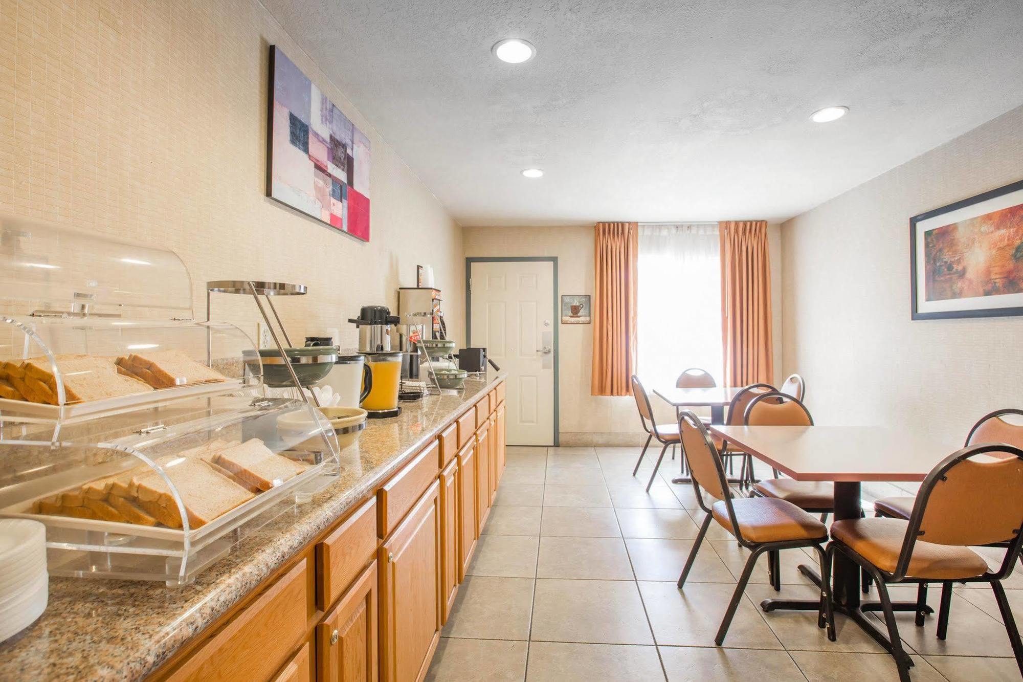 Econo Lodge Inn & Suites Lodi - Wine Country Area Exterior foto