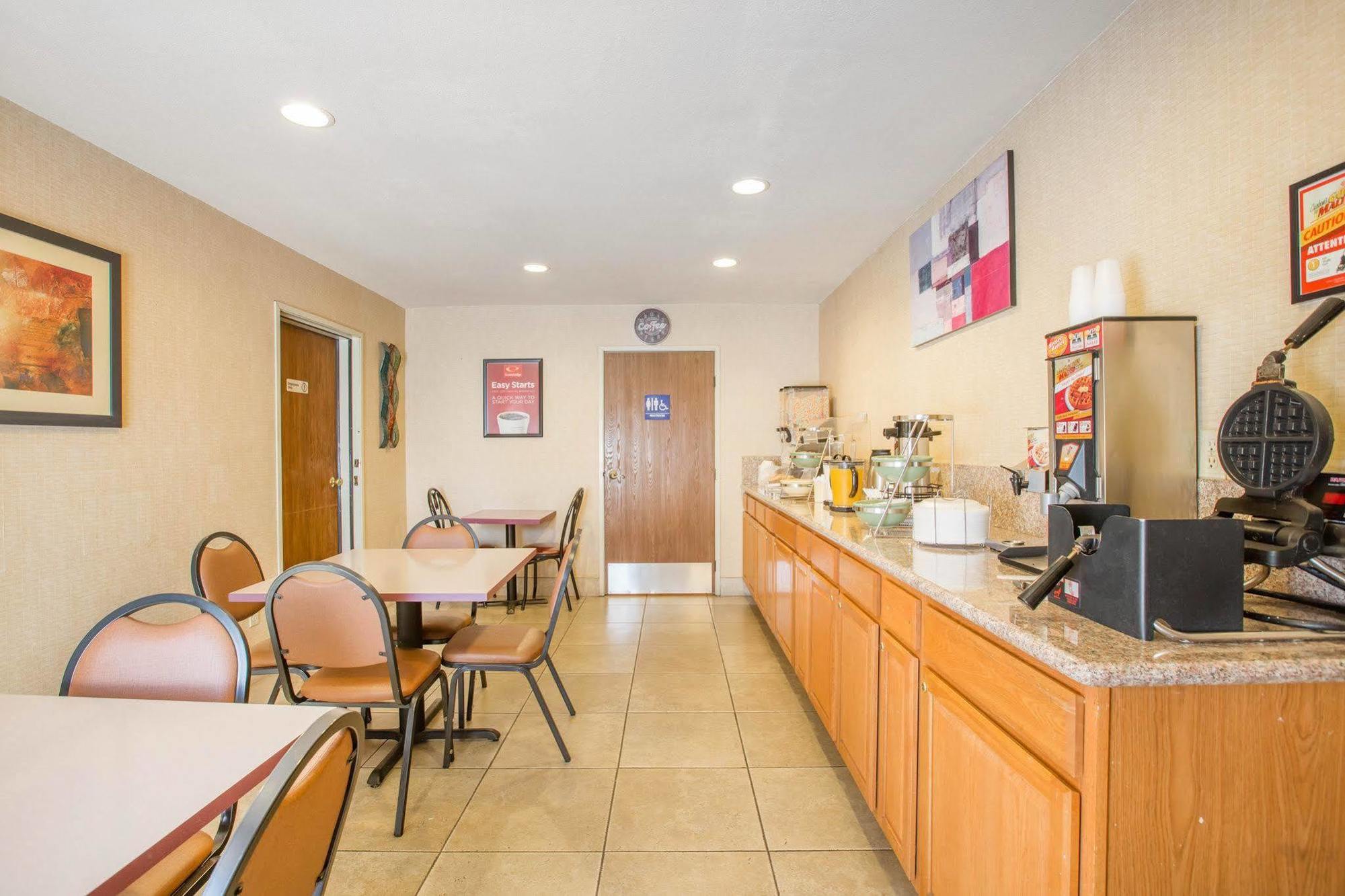 Econo Lodge Inn & Suites Lodi - Wine Country Area Exterior foto