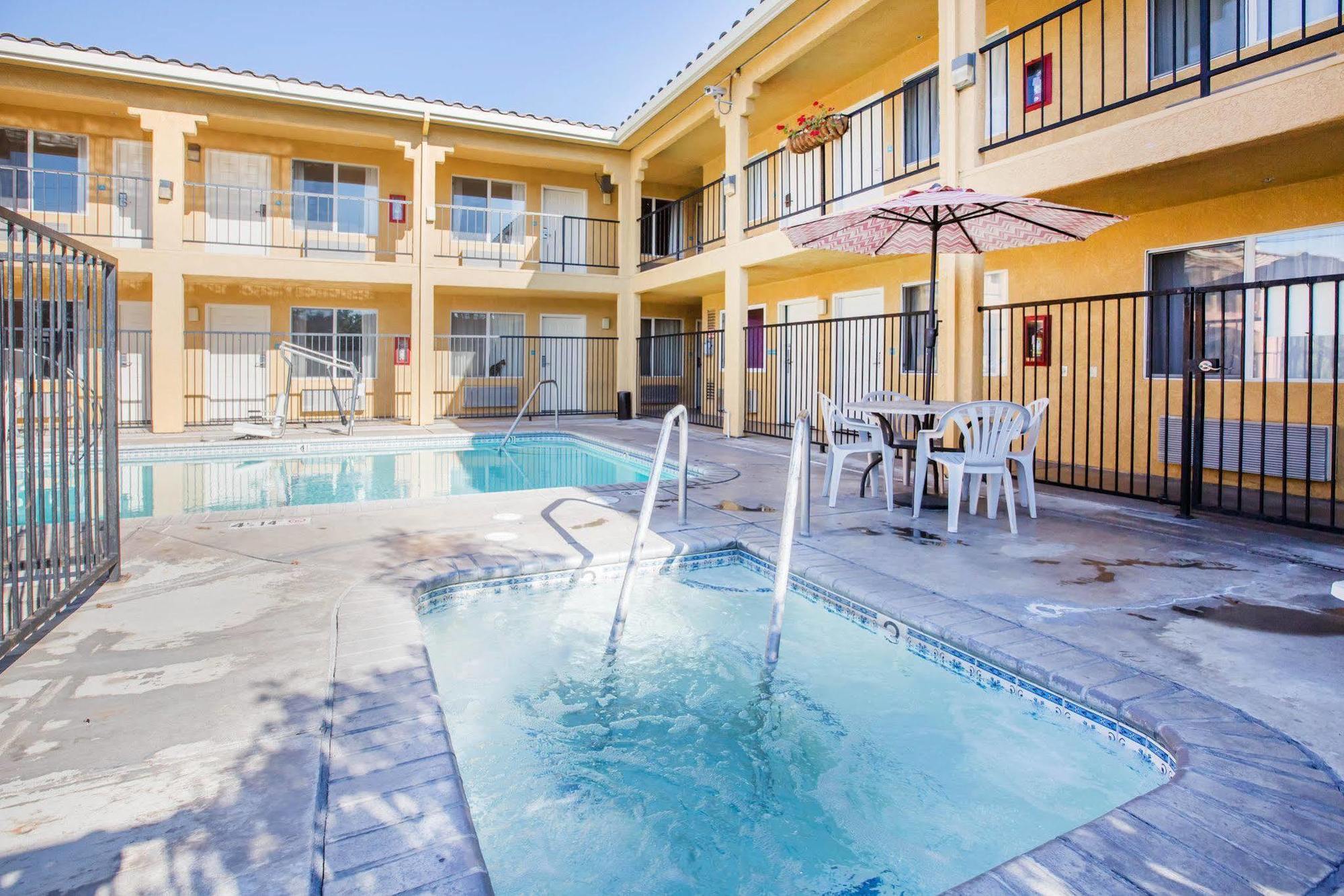 Econo Lodge Inn & Suites Lodi - Wine Country Area Exterior foto
