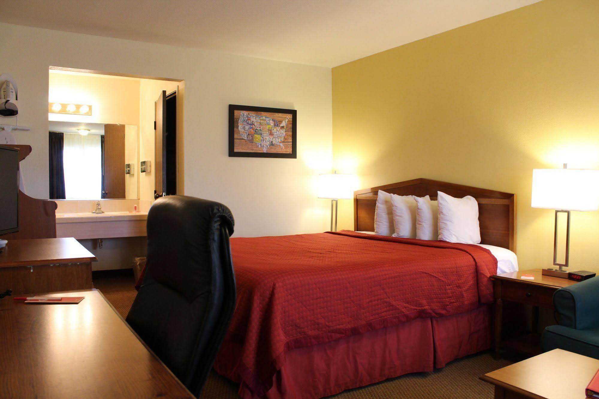 Econo Lodge Inn & Suites Lodi - Wine Country Area Exterior foto