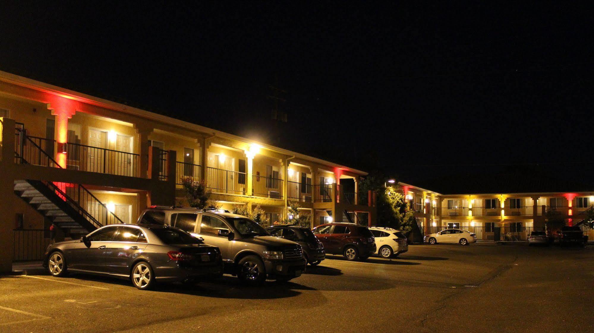 Econo Lodge Inn & Suites Lodi - Wine Country Area Exterior foto