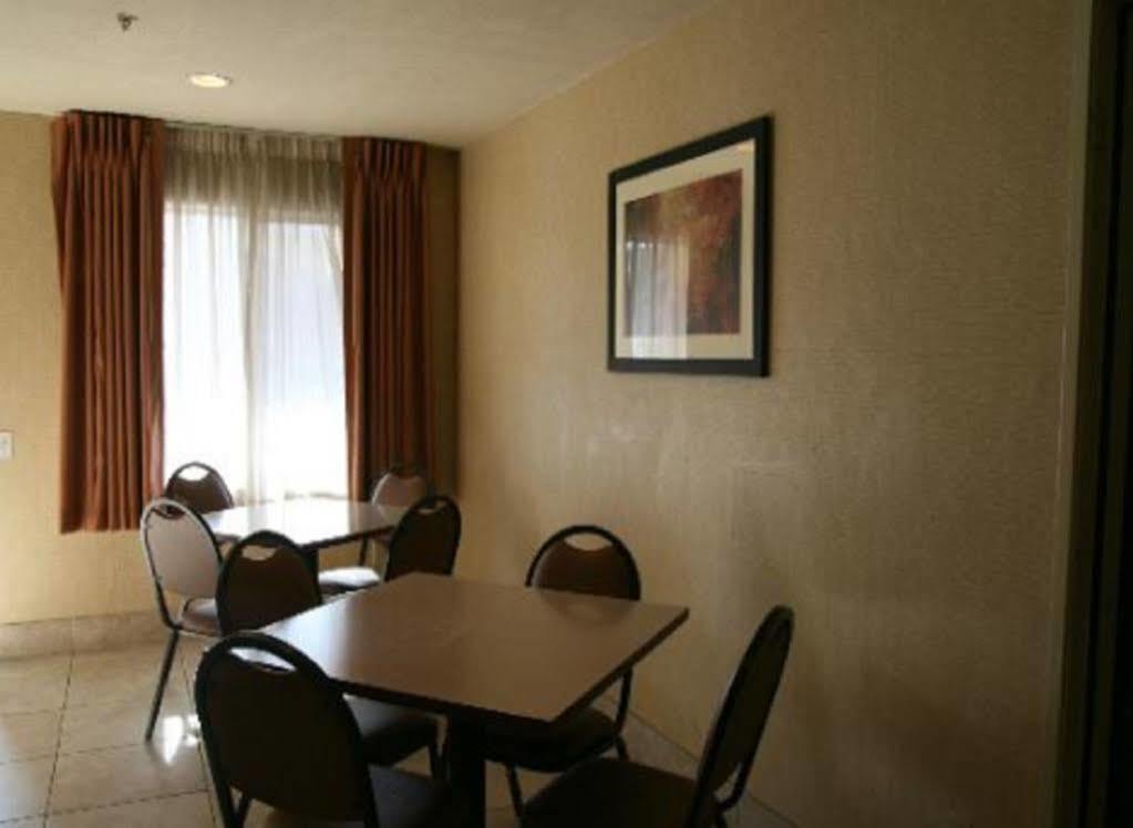 Econo Lodge Inn & Suites Lodi - Wine Country Area Exterior foto